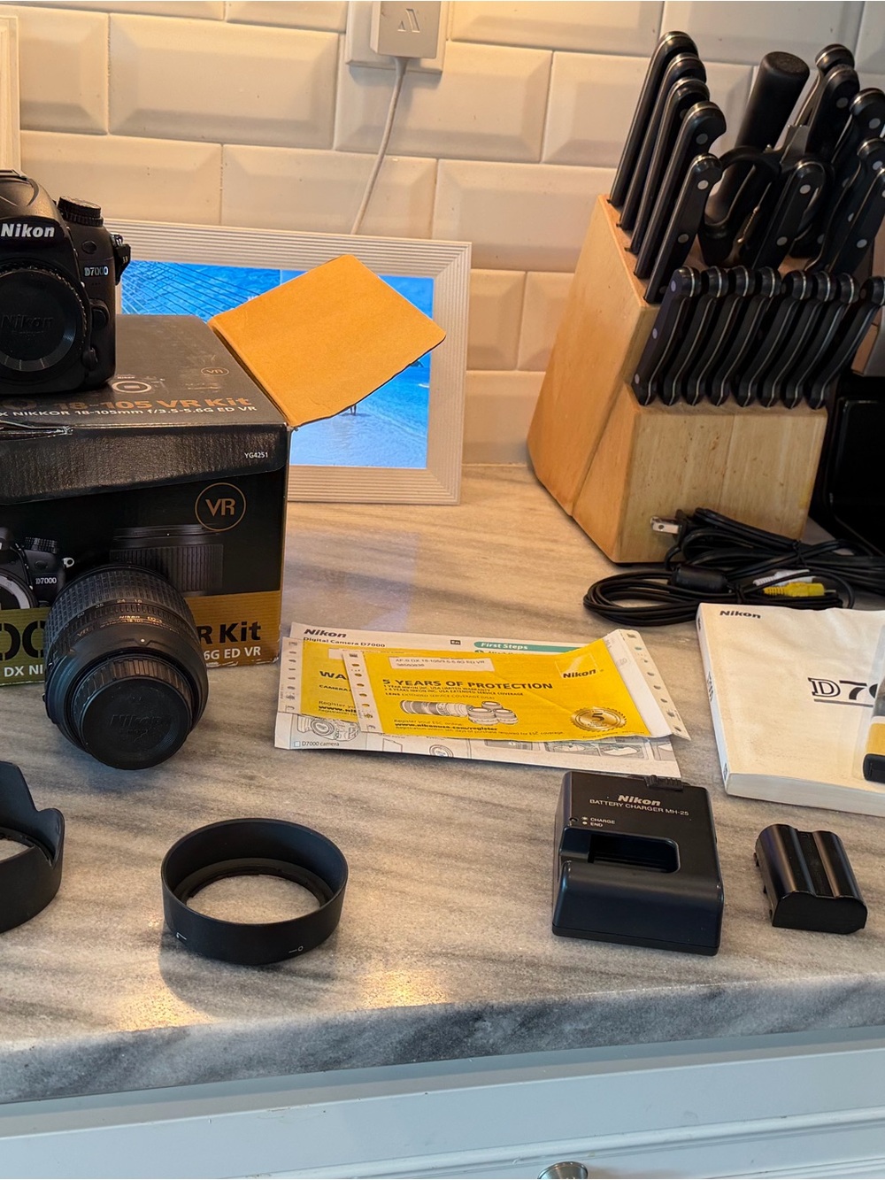 Nikon D7000 Black DSLR Camera Kit with lens and accessories